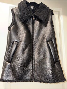 Women’s Black Faux-Shearling Zip Front Vest